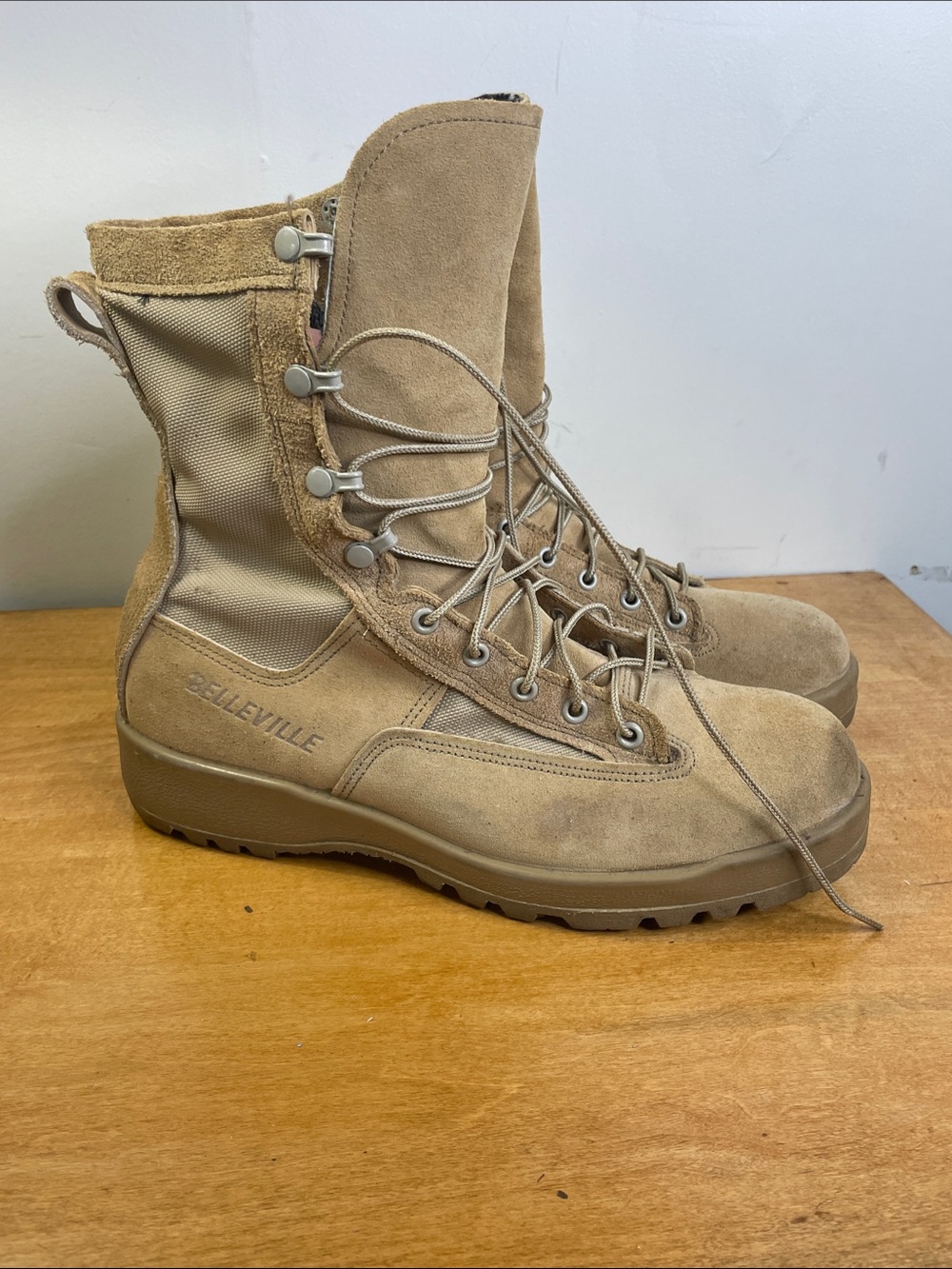 Belleville Men's Tactical Desert Tan Suede Boots. Size 9.
